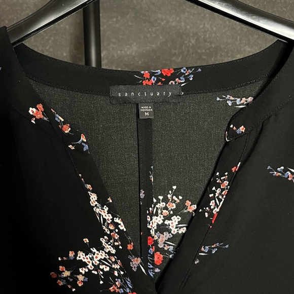 Sanctuary Studio Craft Black Floral Blouse Size Medium - Picture 9 of 12